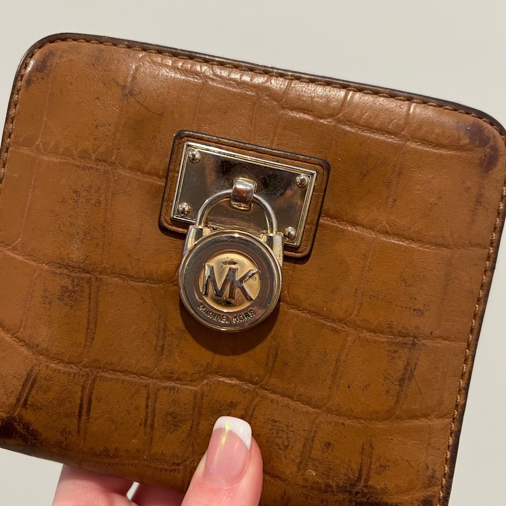 PRE-LOVED Michael Kors Wallet